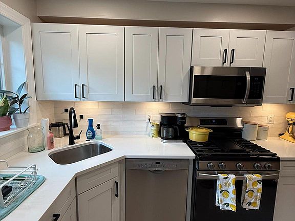 2nd image of 3771 Gunston Rd