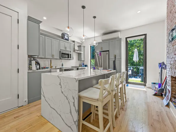 1118 Prospect Place image 2 of 18