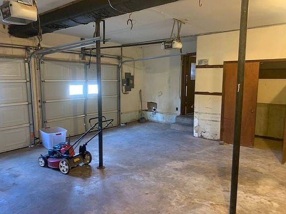 5th image of 225 W Copeland Ave
