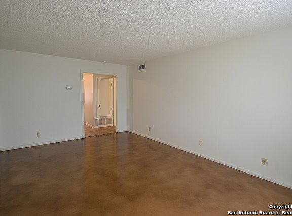 4th image of 622 Chauncey Dr APT 1