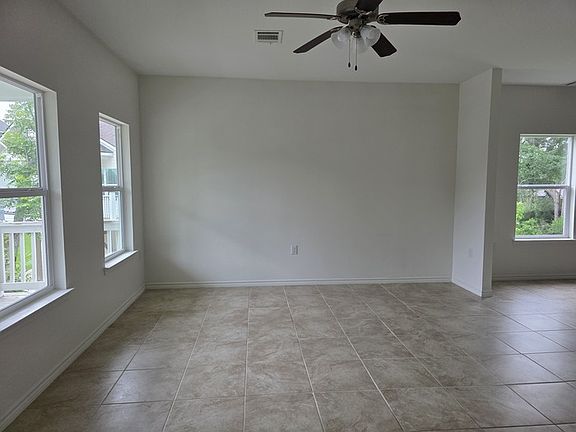 3rd image of 6102 White Oak Dr