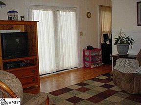 3rd image of 15 Barclay Dr