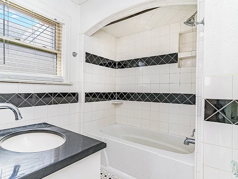5926.5 La Vista Dr — Photo 12