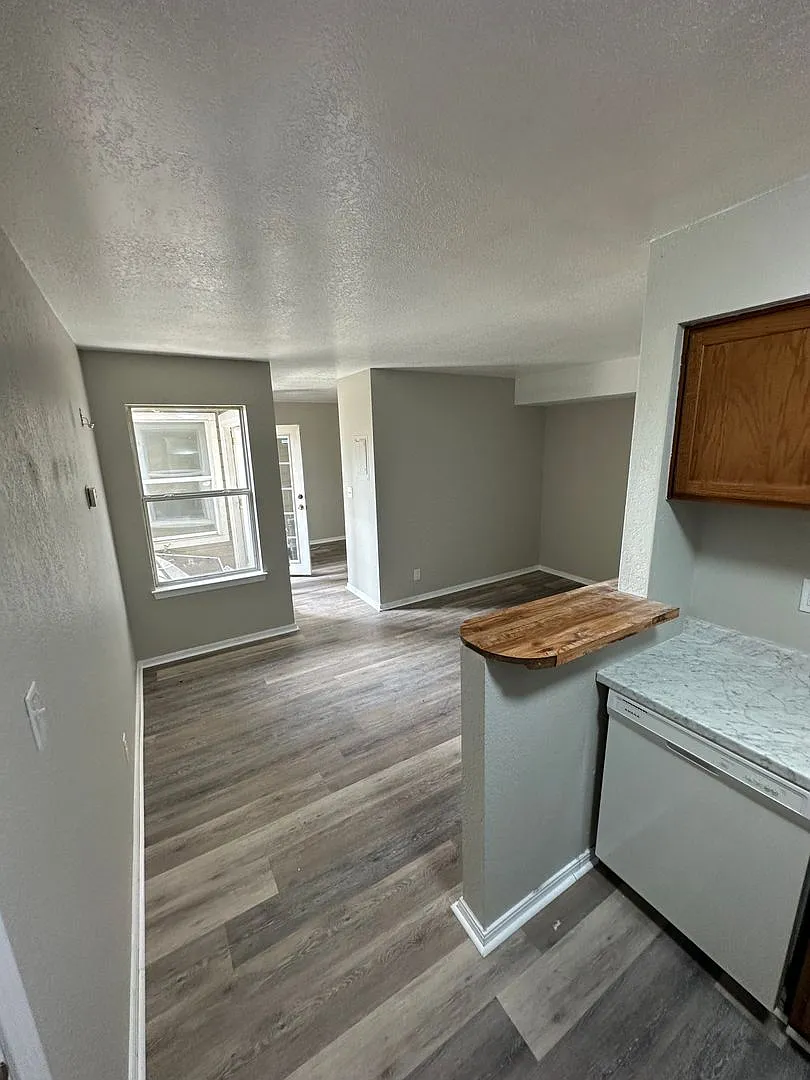 Charming Condo in the City! — Photo 3