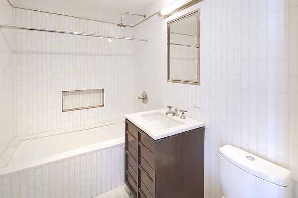 Rented by Vornado Realty Trust | media 22