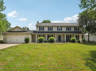 6095 Sandpiper Ln, North Olmsted, OH 44070