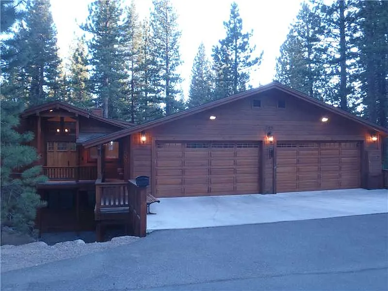 743 Kelly Dr photo 1