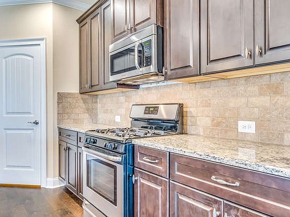 4th image of 306 Melbourne Ln