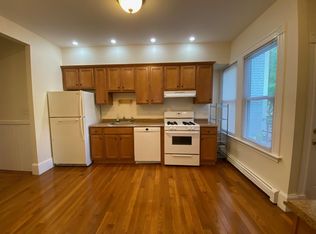 396 Windsor St #1, Cambridge, MA 02141
