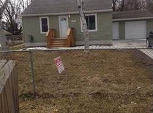 1112 Mandeville St, Burton, MI 48529
