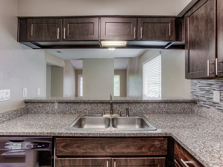 The Quorum at Trophy Club Townhomes — Photo 14