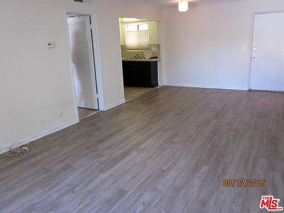 5th image of 11507 Moorpark St APT 203