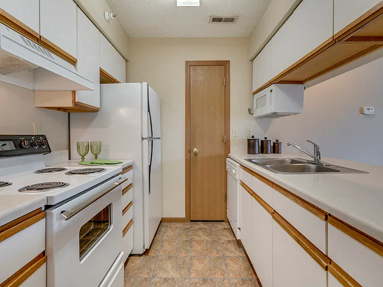Pine Lake Heights Apartments — Photo 166