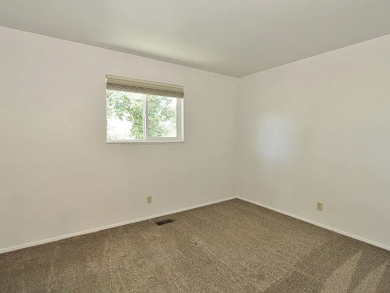 102 View Cir — Photo 13