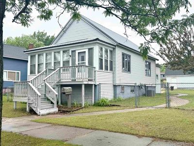 1112 Montana Ave, Gladstone, MI, 49837