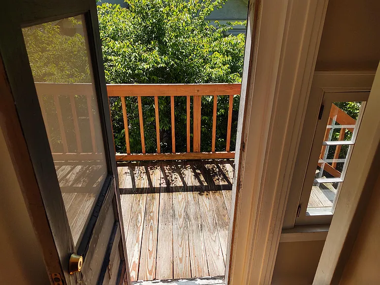 3542 Linwood Ave — Photo 9