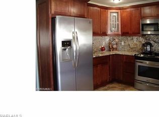 601 Trafalgar Pkwy, Cape Coral, FL 33991
