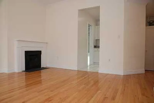 Rented by Buchbinder & Warren | media 11