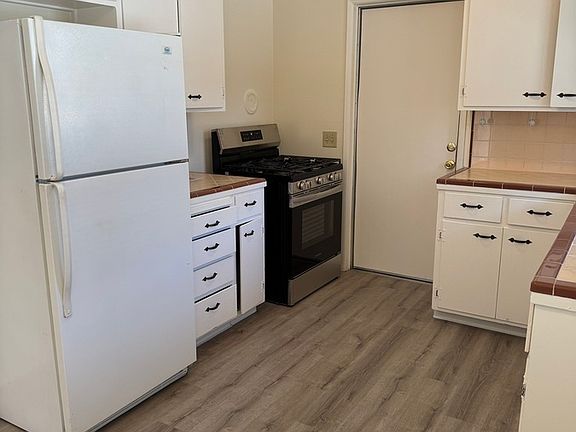 4th image of 338 Orchard Ave #B