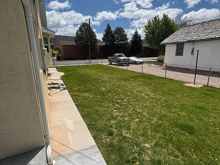 303 N 100 W #B — Photo 19