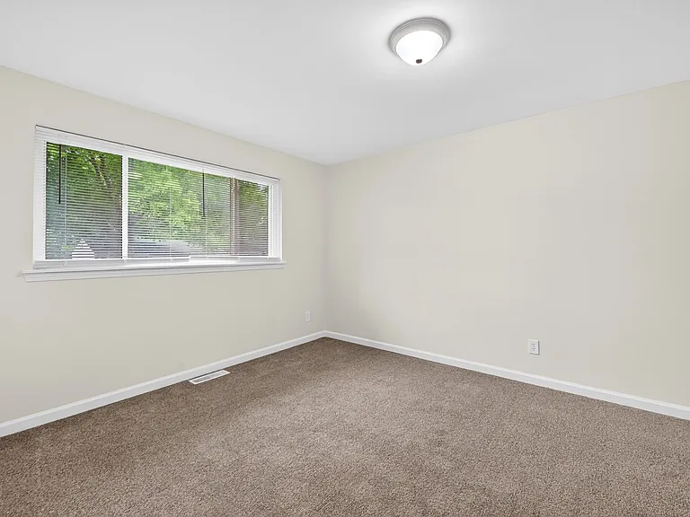 17 Hill Pl — Photo 24