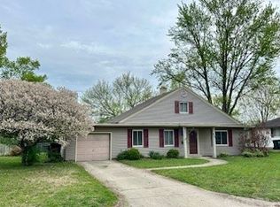 917 Gardner Rd, Dayton, OH 45429