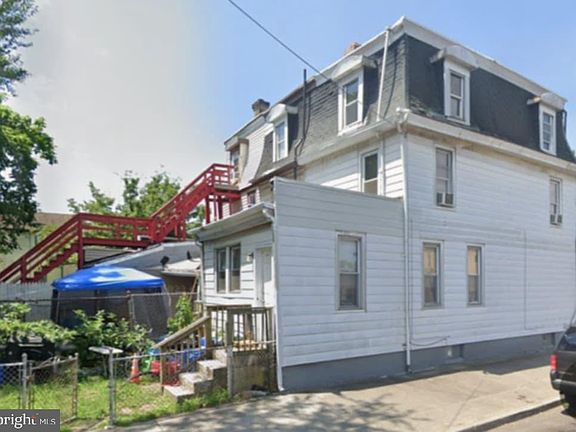 5th image of 18 N Sussex St