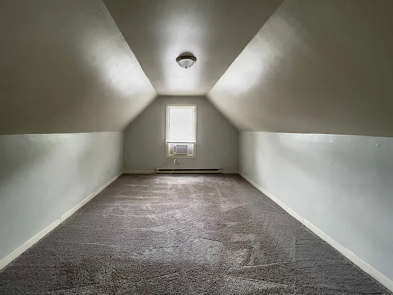815 W University Ave — Photo 10