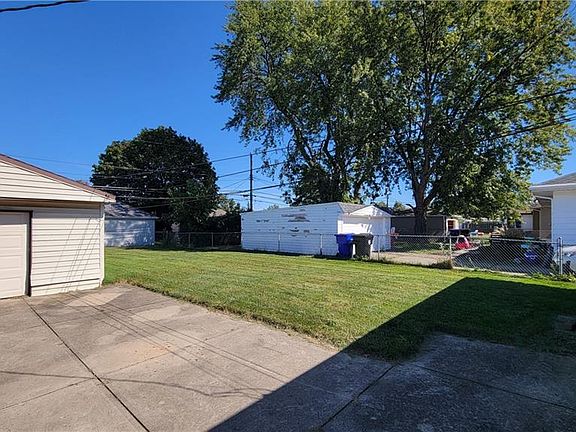 4th image of 15486 Birchcroft Dr