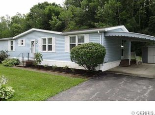 40 Hidden Meadows Dr, Bergen, NY 14416