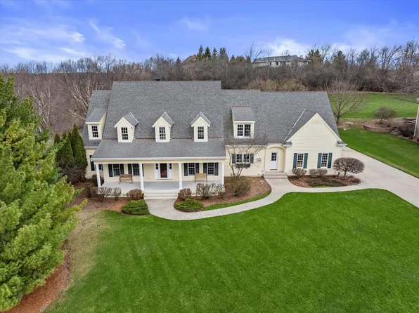 W282N4331 Somerset LANE, Pewaukee, WI 53072