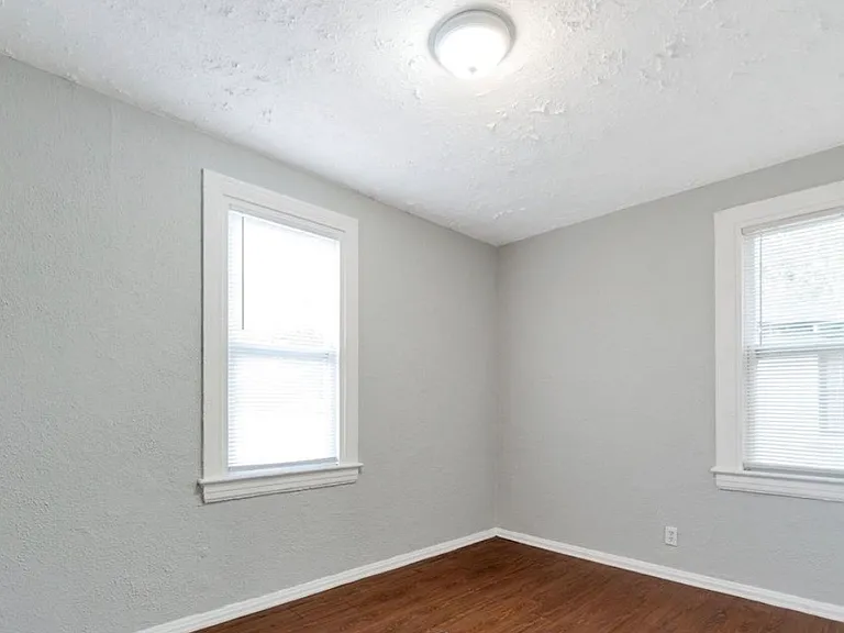 2862 Woodland St W — Photo 5
