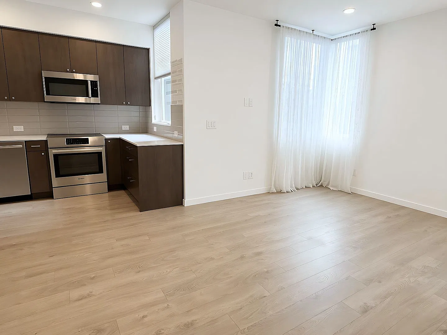 3+Br/2ba Ws Townhouse: Private Roof Deck And Mini-Split A/C — Photo 4