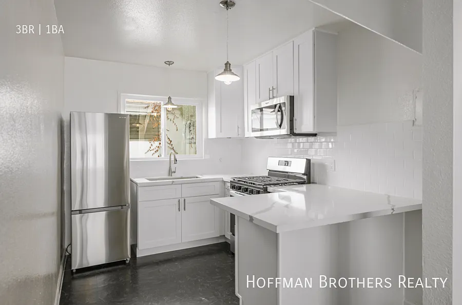 3 bed, $2,849 — Photo 2