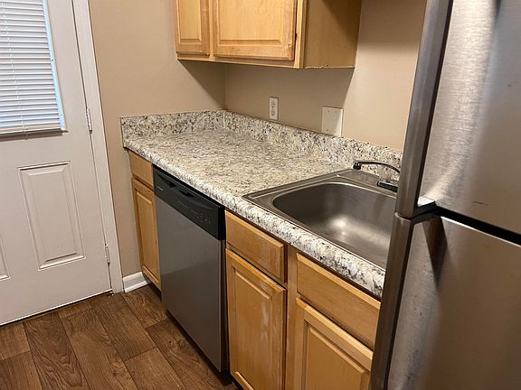 4th image of 1903 Dawsey St APT 3