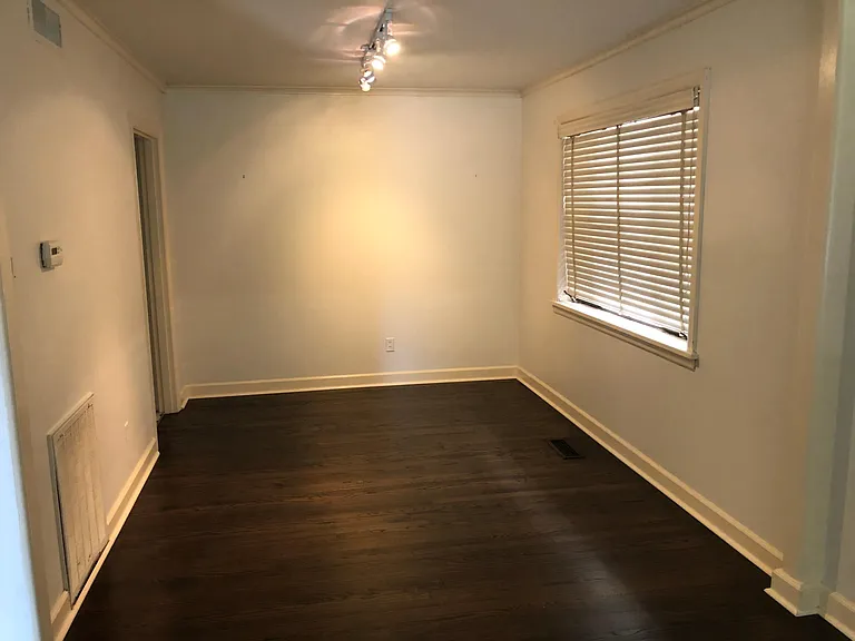 720 N Spruce St — Photo 3