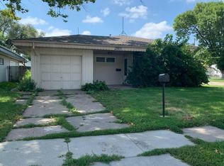 261 N Lincoln Ave, Fremont, NE 68025