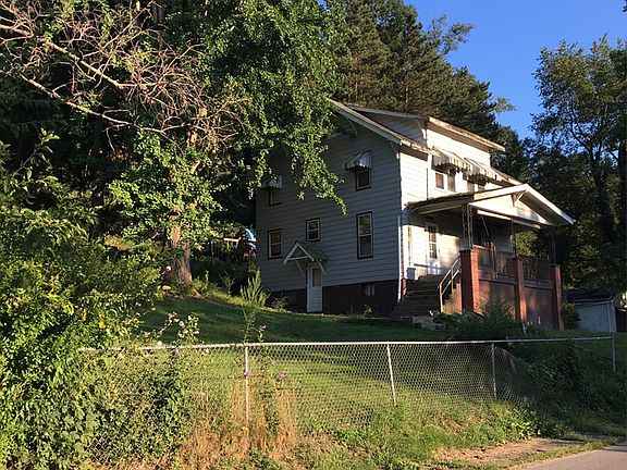 2nd image of 1802 Marshall St