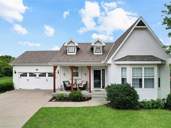 17955 Sunrise Dr, Weston, MO 64098