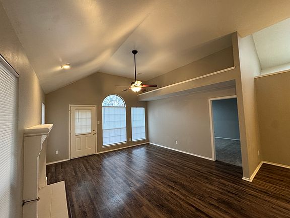 3rd image of 923 Golden Grove Dr