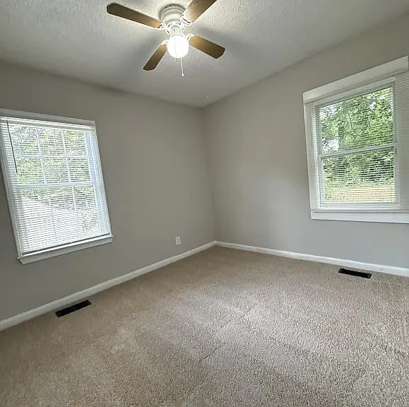 450 Forrest Ridge Dr NW — Photo 5