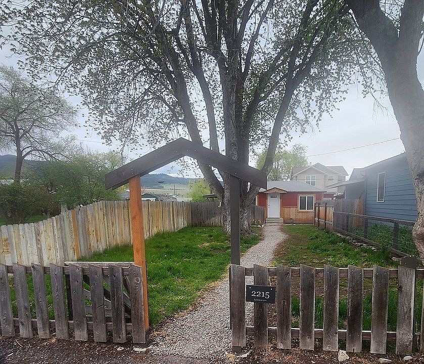 1st image of 2215 Fairview Ave