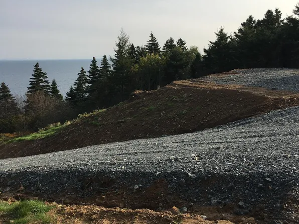 No 16 Hwy, Queensport, NS B0H