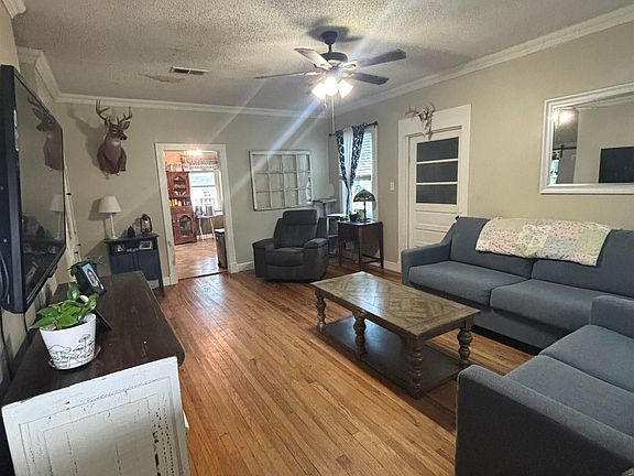 3rd image of 23333 Iberville St
