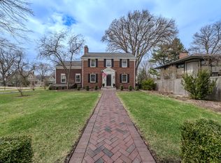 328 S 5th St, Geneva, IL 60134