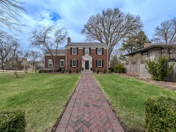 328 S 5th St, Geneva, IL 60134
