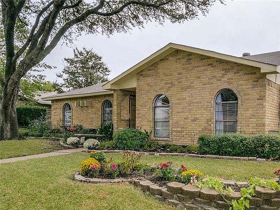 3rd image of 3518 Clover Meadow Dr