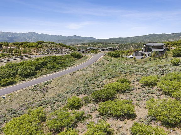 4th image of 2727 E Canyon Gate Rd