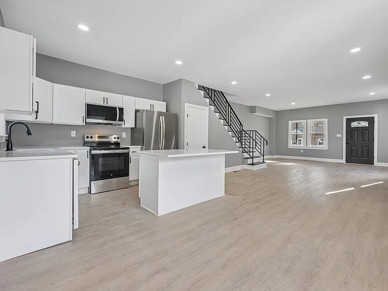 523 W Glenside Ave — Photo 7