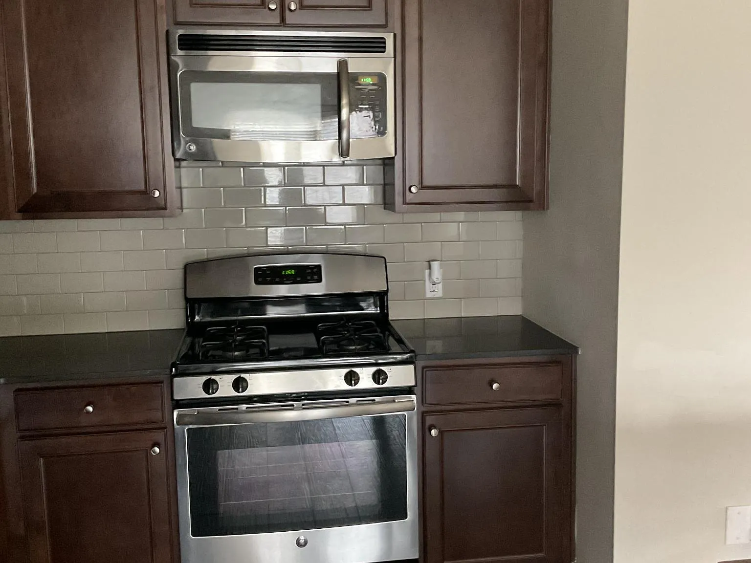 1 bed, 550 sqft, $1,200 — Photo 2